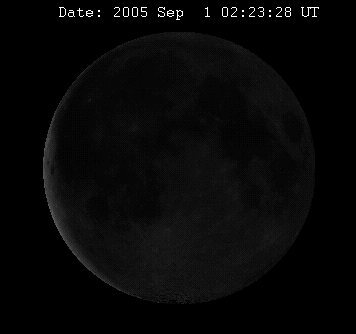 Animation qui montre les phases de la Lune. On y voit l'ombre de la Terre traverser de part en part la face visible de la Lune.
