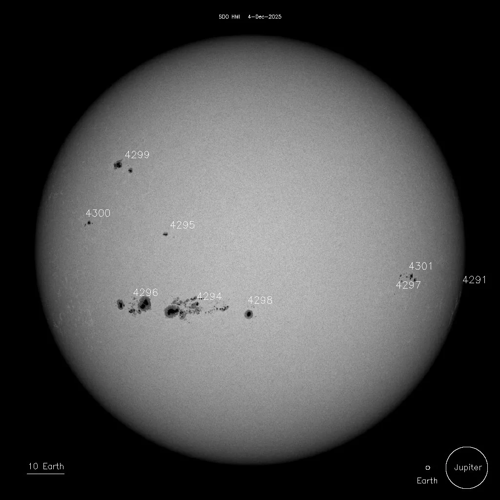 Un groupe de taches solaires visible à l’œil nu ! (avec lunettes de protection)
