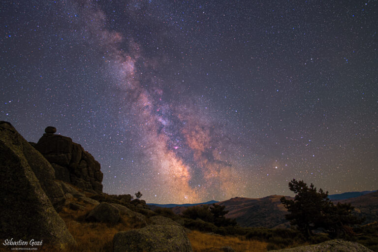 Photo La voie lactée depuis une réserve de ciel étoilé