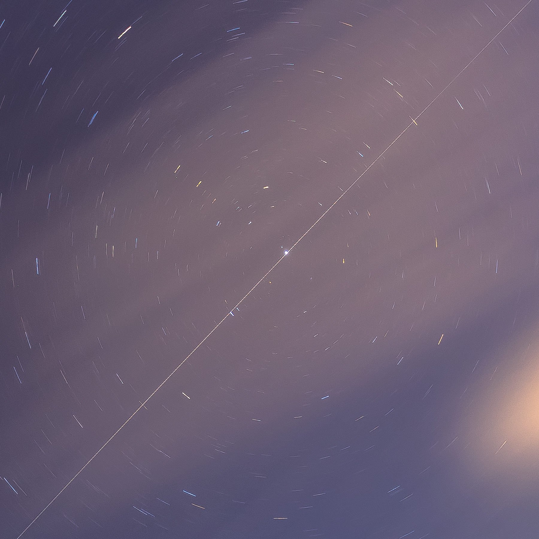 L'ISS croise l'étoile polaire