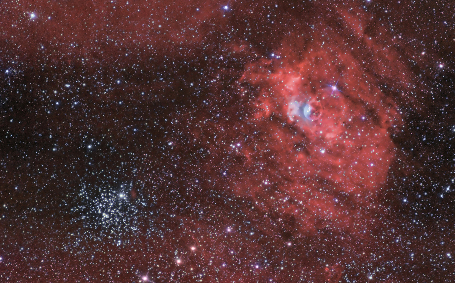 La nébuleuse de la bulle NGC 7635 et l'amas ouvert M52  