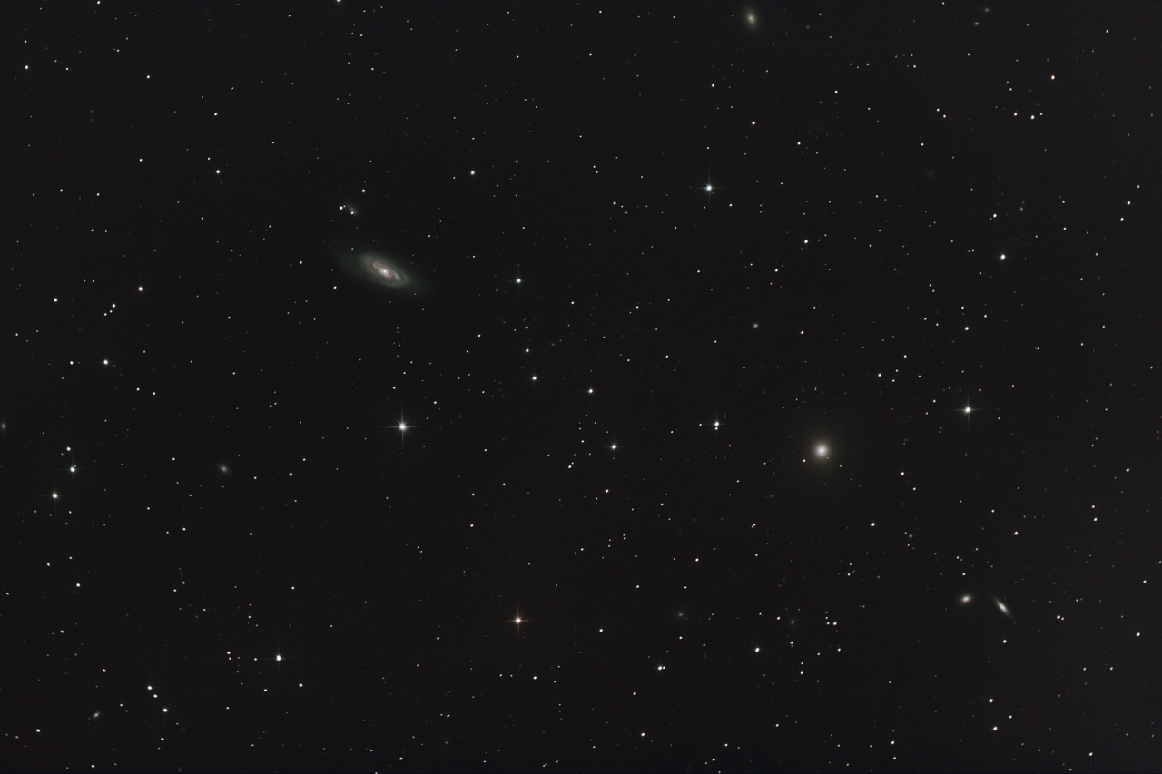 Galaxie M90 et ses voisines dans l'amas de la Vierge